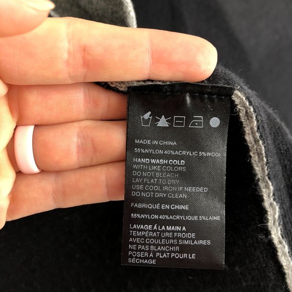 Sinuous Women's Size Medium Black Grey Wool Blend Drapey Knit Cardigan Sweater - Picture 8 of 9